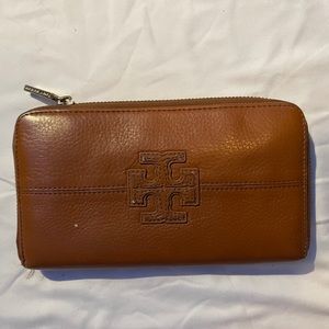 tory burch brown wallet